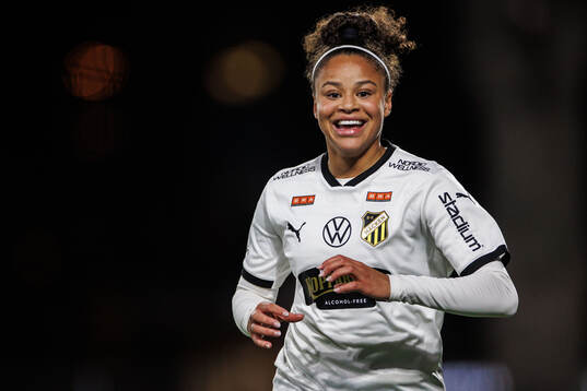 Häckens Felicia Schröder jublar