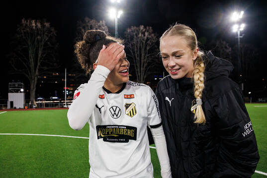 Häckens Felicia Schröder och Lisa Löwing