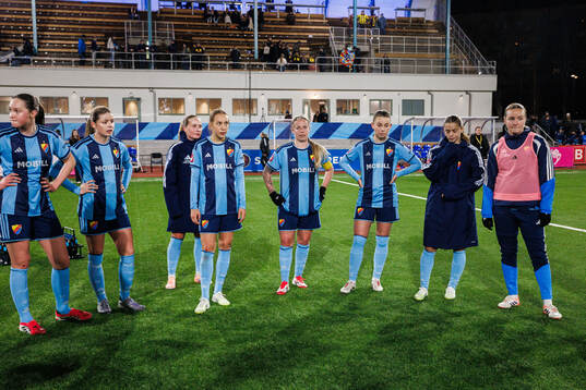 Djurgårdens Sara Eriksson och Therese Åsland deppar