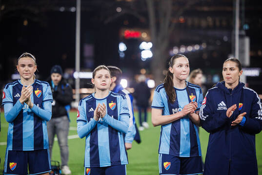 Djurgårdens Emma Holmqvist och Zoe Källström deppar