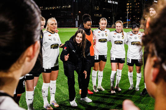 Häckens tränare Elena Sadiku