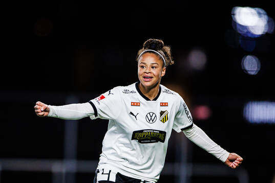 Häckens Felicia Schröder jublar