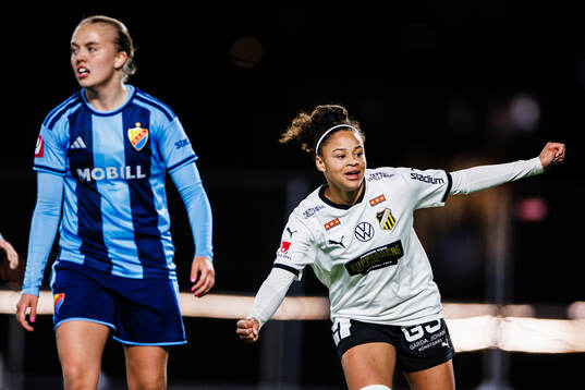 Häckens Felicia Schröder jublar