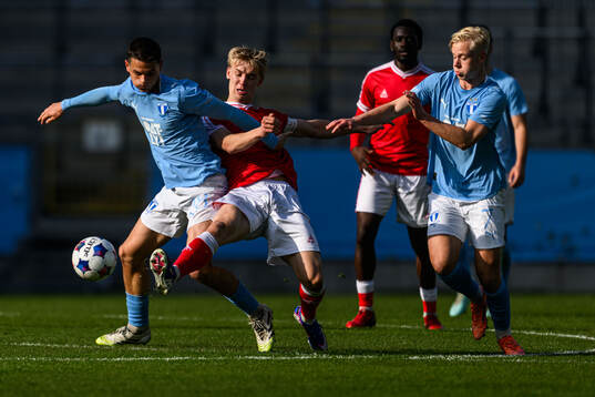 Malmö FFs Jovan Milosavljevic och Kalmars Carl Gustafsson