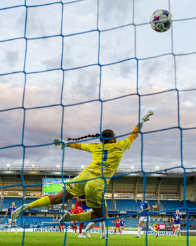 Brenna Marie Lovera of Brann scores the 0-2 goal behind