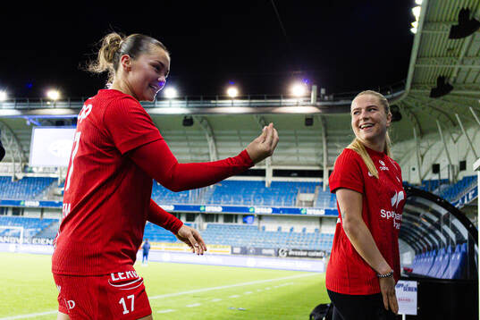 Anna Nerland Aahjem and Monica Isaksen of Brann