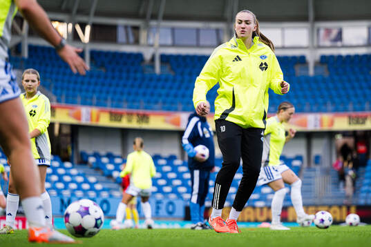 Ida Emilie Heggem Warvik of Molde warms up