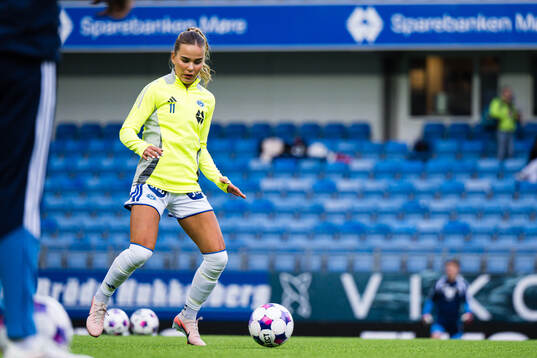 Ilona Aurora Walta of Molde warms up