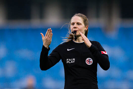 Veronika Fjeldvær, referee