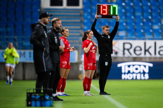 Anna Nerland Aahjem and Carina Wik Alfredsen of Brann