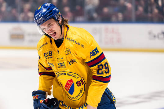 Djurgårdens Håvard Salsten grinar illa