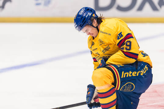 Djurgårdens Håvard Salsten grinar illa