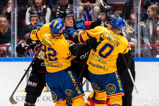 Malmö Redhawks Axel Sundberg samt Djurgårdens Colby