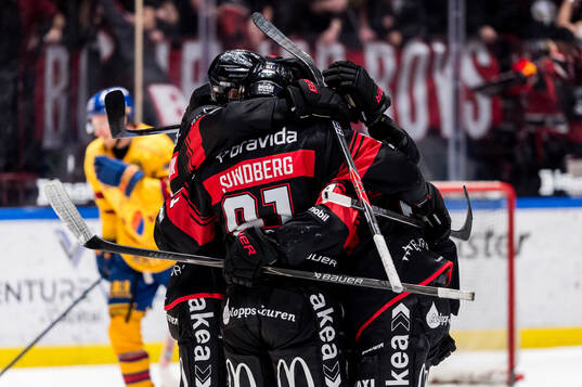 Malmö Redhawks Axel Sundberg jublar