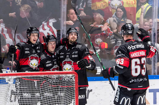 Malmö Redhawks Joona Ikonen jublar