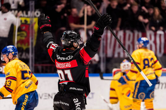 Malmö Redhawks Axel Sundberg jublar