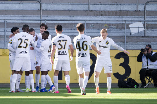 AIKs spelare jublar