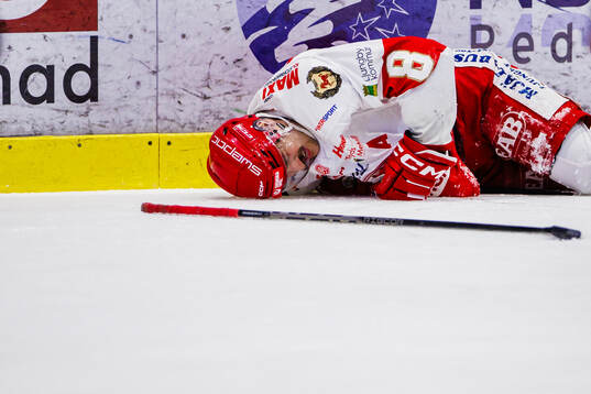 Troja/ Ljungbys Albin Nilsson har ont