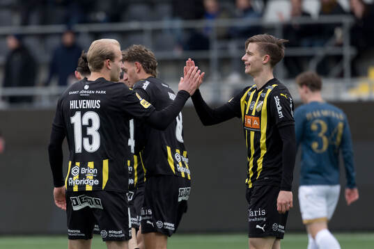 Häckens Harry Hilvenius och Adrian Svanbäck jublar