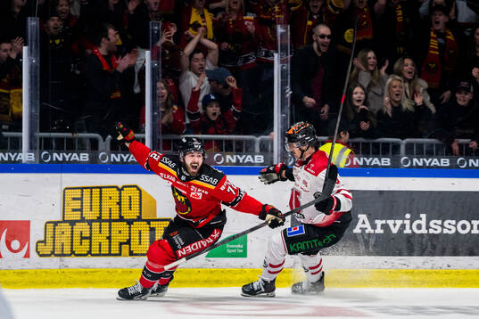 Luleås Ben Tardif jublar