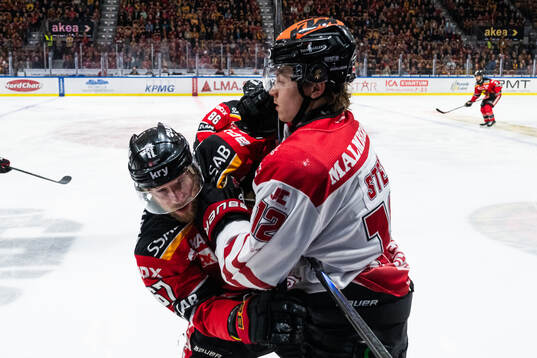Luleås Linus Omark och Örebros Noah Steen