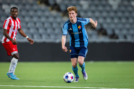 Degerfors Bilal Hussein och Djurgårdens Peter Langhoff