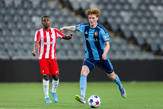 Degerfors Bilal Hussein och Djurgårdens Peter Langhoff