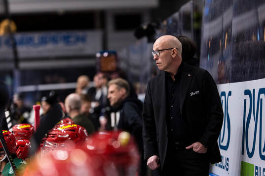 Modos huvudtränare Fredrik Andersson