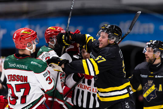 AIKs Alfred Barklund och Modos Viktor Persson