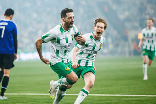 Hammarbys Nahir Besara jublar
