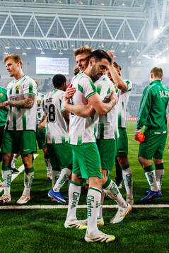 Hammarbys Nahir Besara och Frederik Winther jublar med
