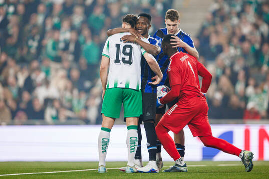Hammarbys Nikola Vasic och Sirius Mohamed Soumah