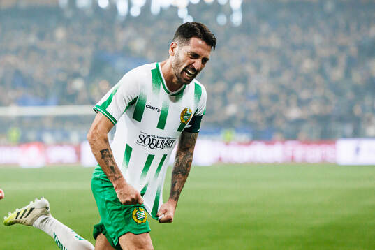 Hammarbys Nahir Besara jublar