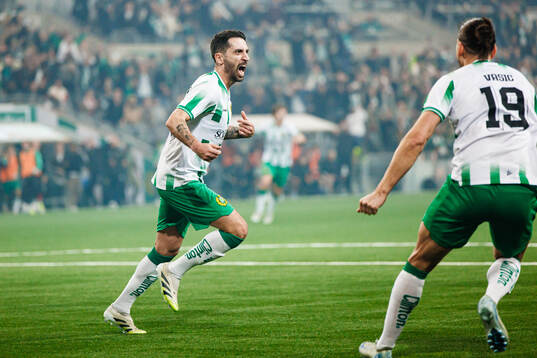 Hammarbys Nahir Besara jublar