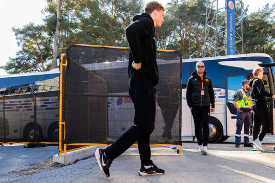 GAIS Filip Beckman och Mjällbys Viktor Gustafson