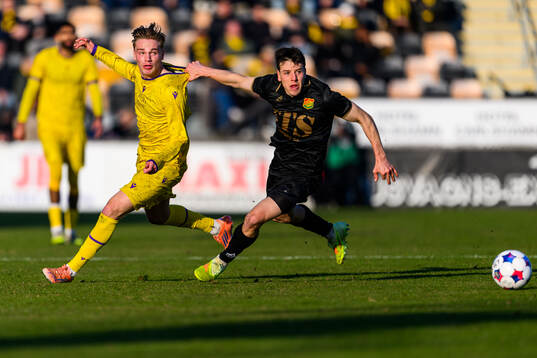Mjällbys Jeppe Kjaer och GAISs Matteo De Brienne