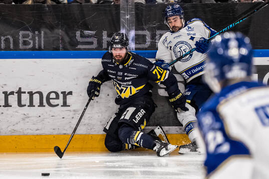 HV71s Lukas Rousek och Leksands Gabriel Fortier