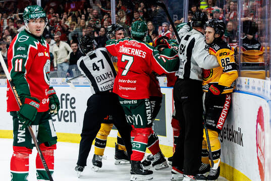 Luleås Mathias Bromé och Frölundas Henrik Tömmernes