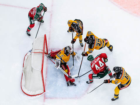 Frölundas Noah Dower Nilsson med en chans mot Luleås