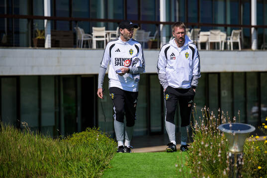 Assistant coach Andreas Georgson and head coach Graham