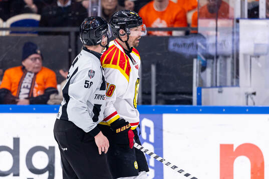 Brynäs Anton Rödin blir utvisad