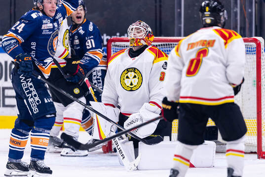 Brynäs målvakt Erik Källgren deppar