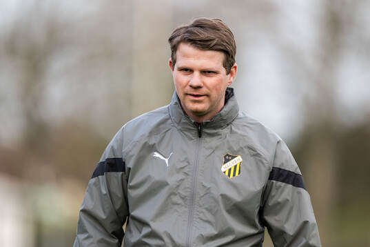 Assistant coach Vigan Berbatovci
