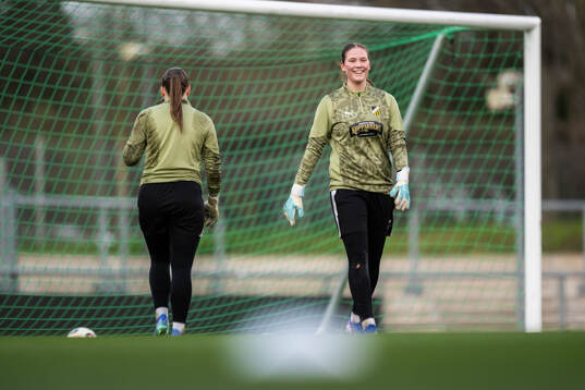 Goalkeeper Hanna Karlsson