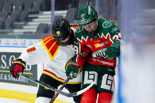 Brynäs Oona Koukkula och Frölundas Felizia