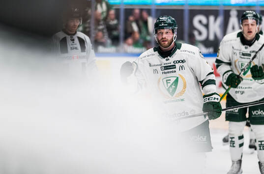 Färjestads Axel Bergkvist jublar