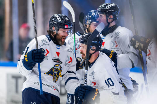 Visby Romas Niklas Dahlberg och Anton Svensson jublar