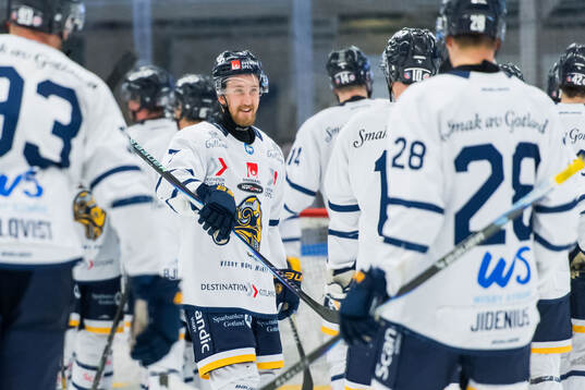 Visby Romas Karl Påhlsson jublar