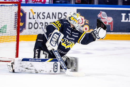 HV71s målvakt Felix Sandström