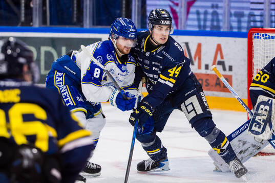 Leksands Matt Caito och HV71s Hugo Fransson